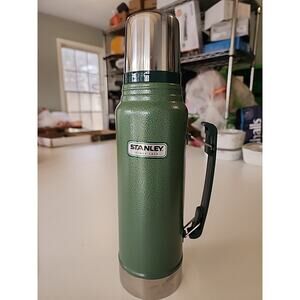 Stanley Classic Vacuum Thermos with Screw-on Cup 1 Liter Hammertone Green